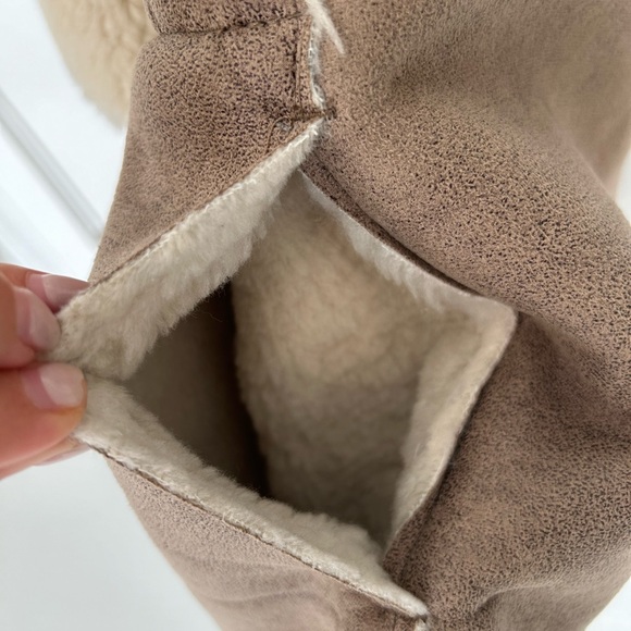 Artisan NY Faux Suede and Sherpa Vest - Picture 4 of 5